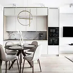 Apartment Premium With Parking, Air Condition And Balcony