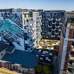 Apartment Premium With Parking, Air Condition And Balcony