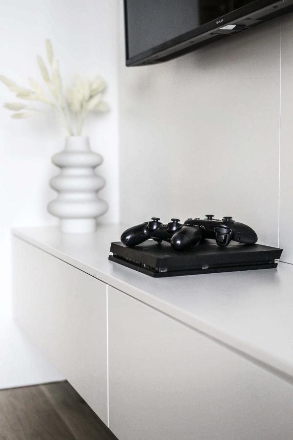 Apartment Premium With Parking, Air Condition And Balcony *